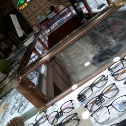 远镜闻明眼镜店（茂业百货长江路店）的专业眼镜销售服务
