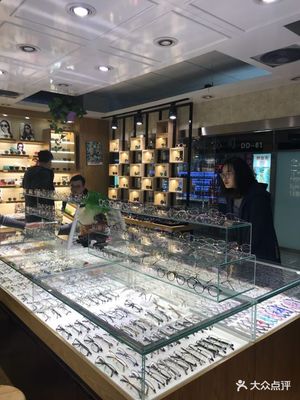 乐视点潮品眼镜店 引领时尚潮流，定义个性视界